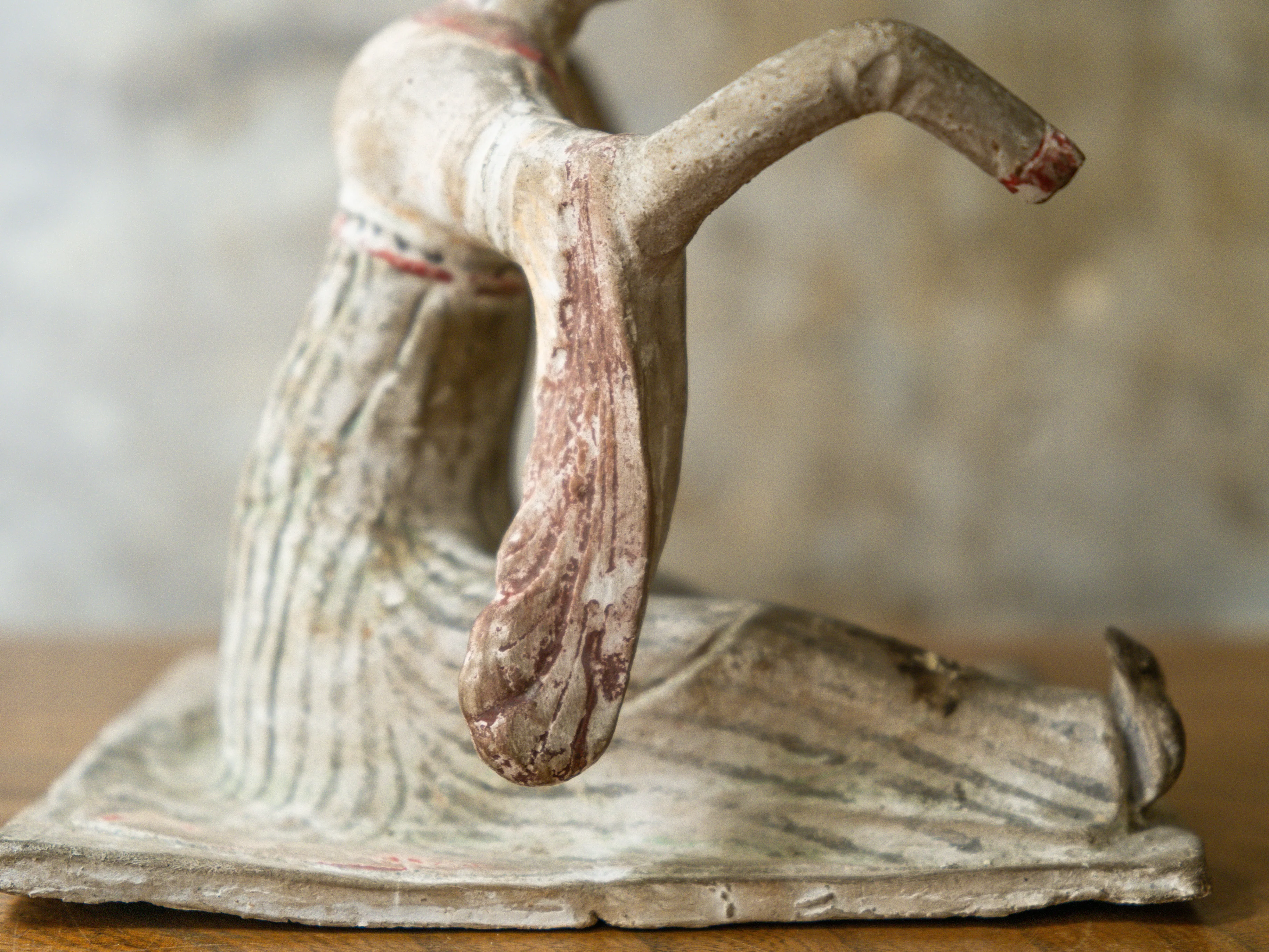 A Tang Dynasty Dancing Tomb Figure - Image 9