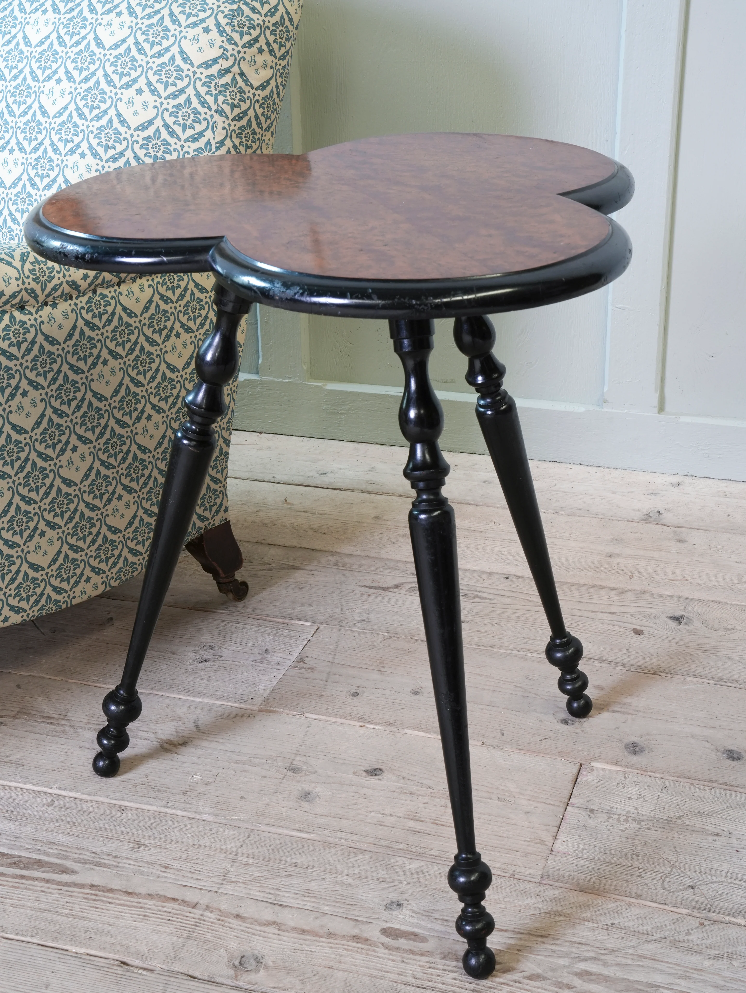A 19th Century Amboyna Side Table - Image 3