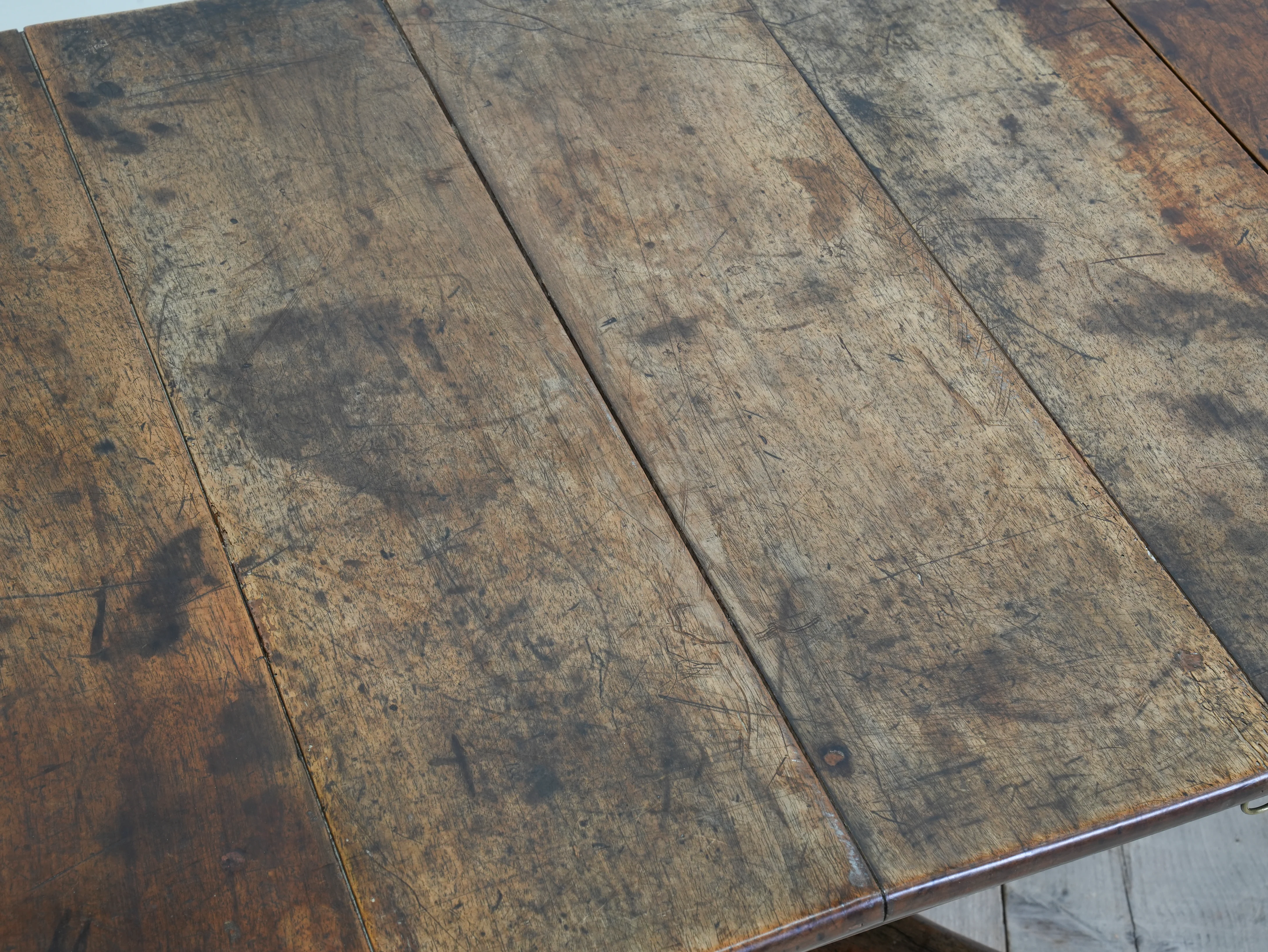 An 18th Century Walnut Pembroke Table - Image 4