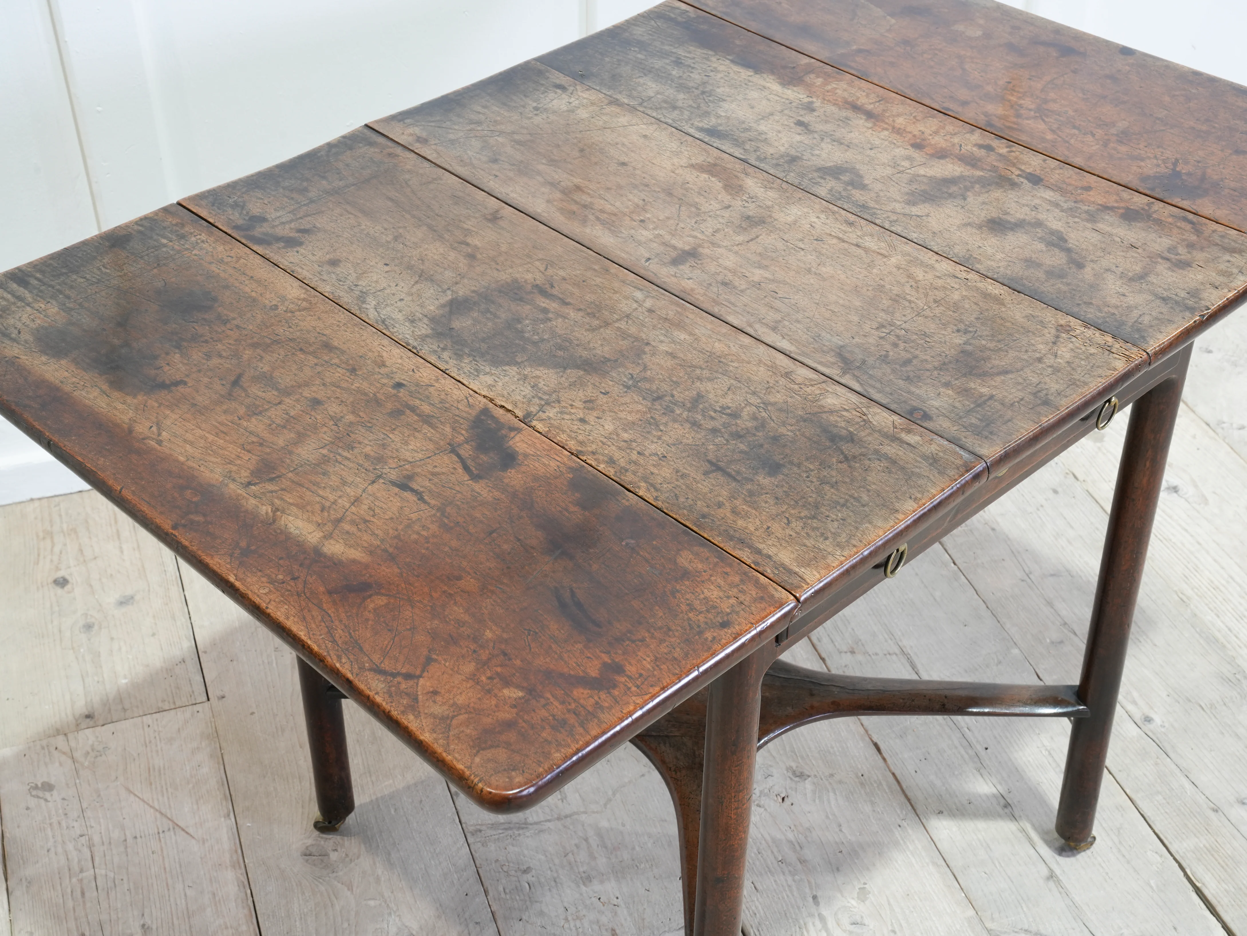 An 18th Century Walnut Pembroke Table - Image 6