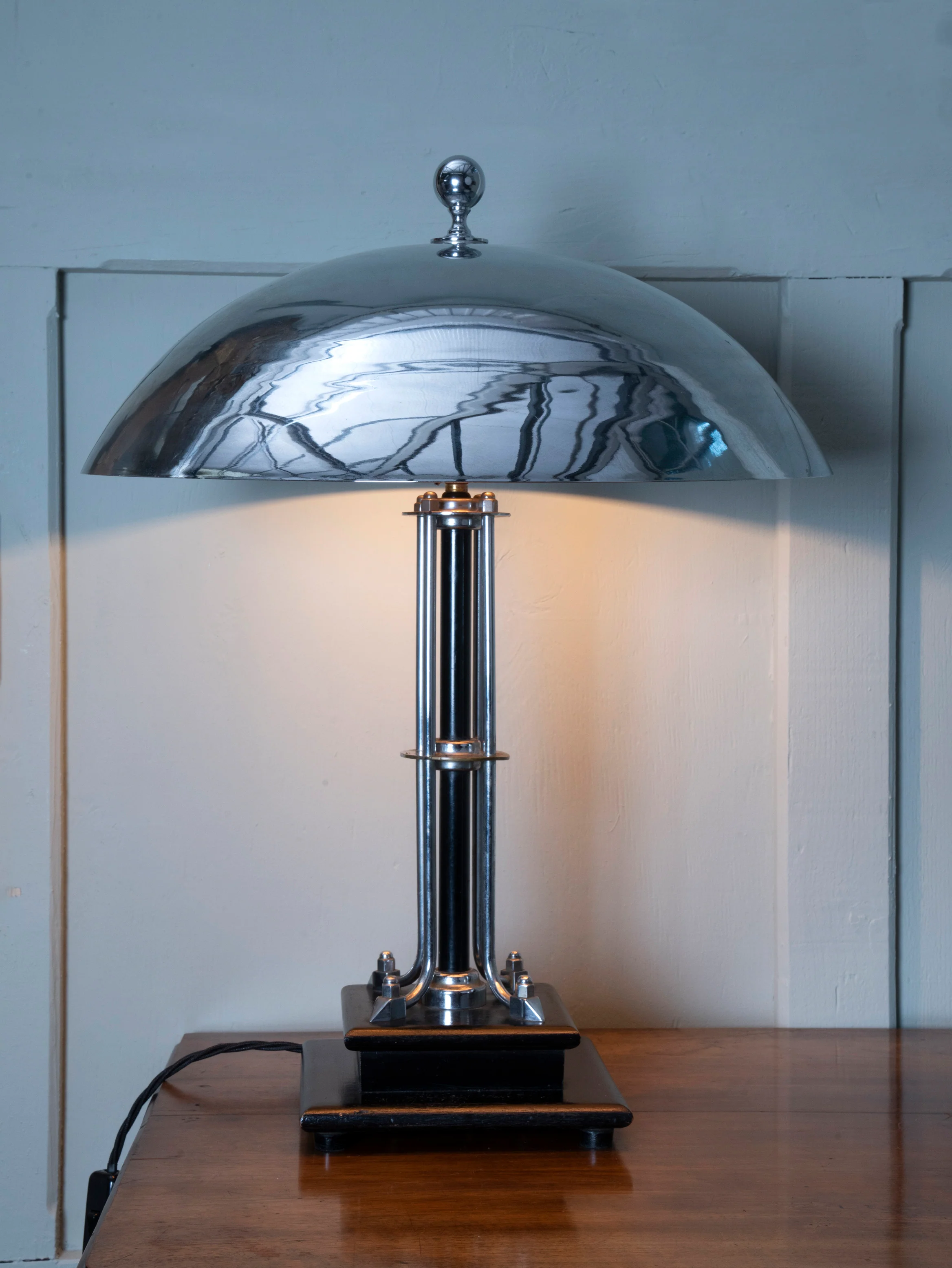 An Ebonised Beech & Nickel Plated Table Lamp - Image 4