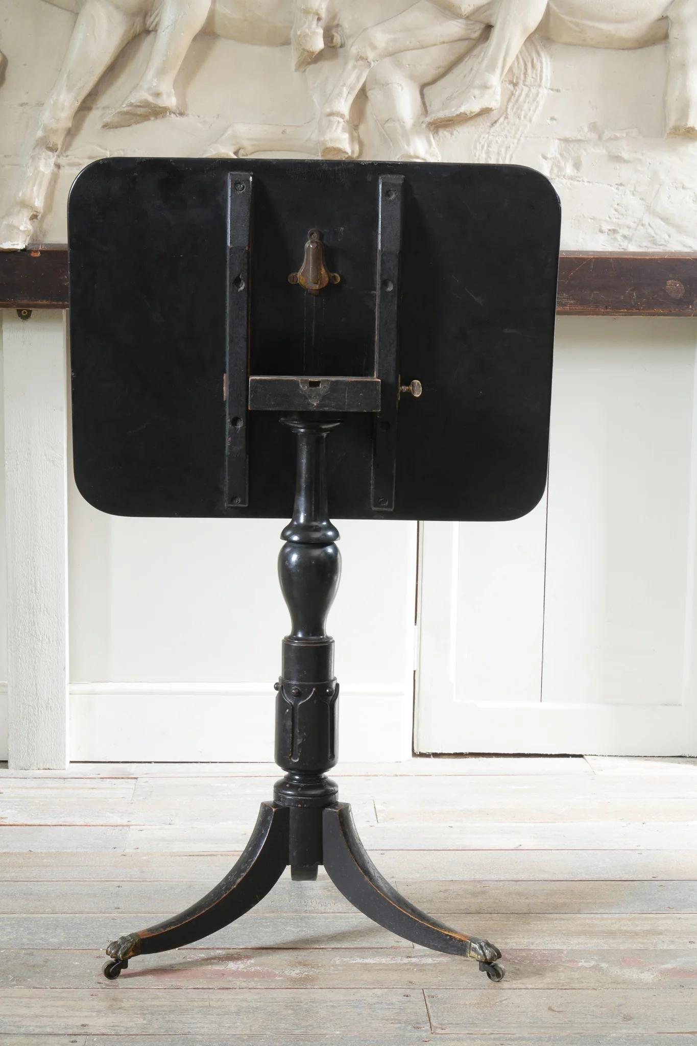 A George III Tilt Top Chinoiserie Table - Image 4