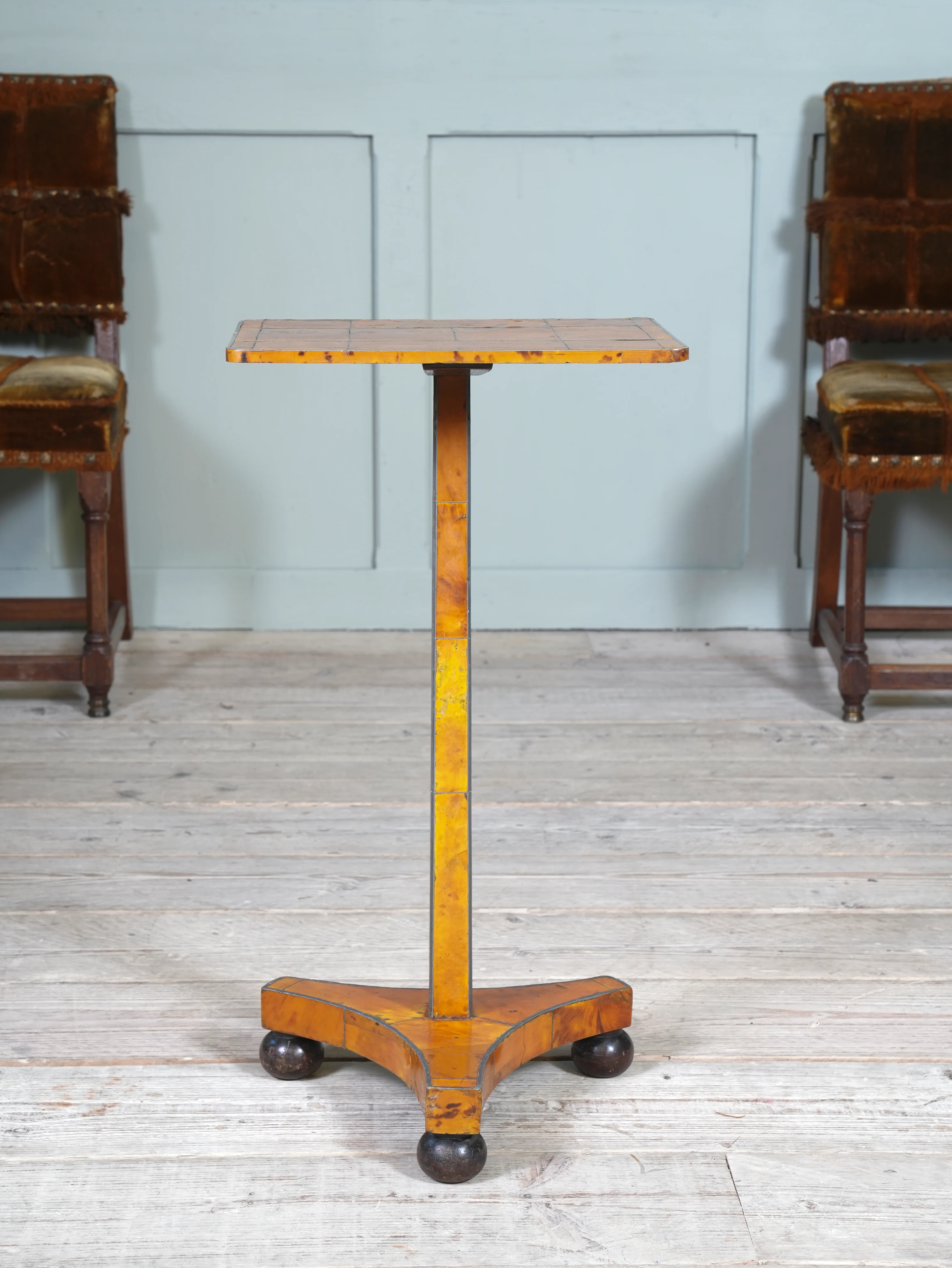 A Regency Tortoiseshell & Pewter Occasional Table - Image 4