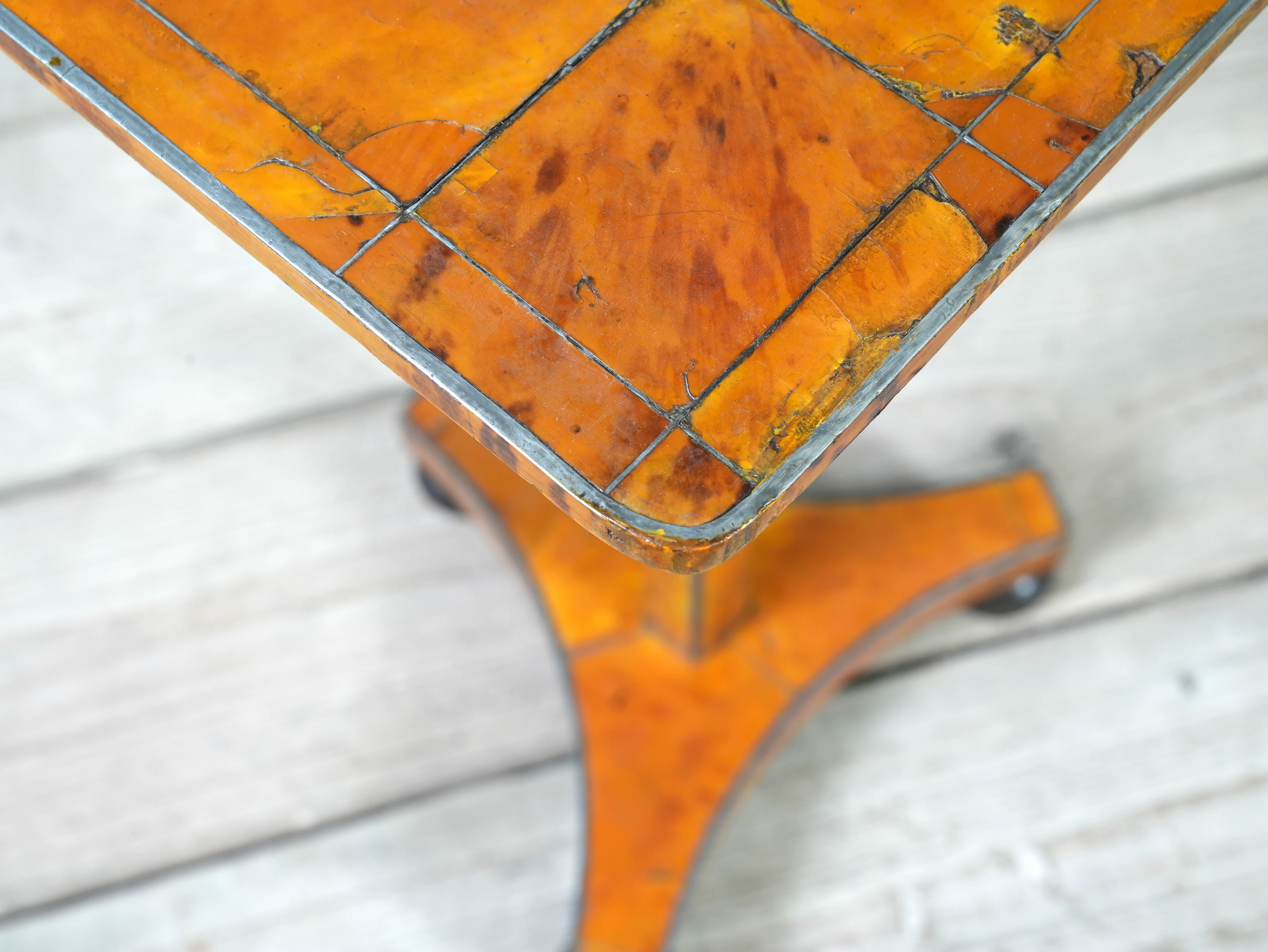 A Regency Tortoiseshell & Pewter Occasional Table - Image 8