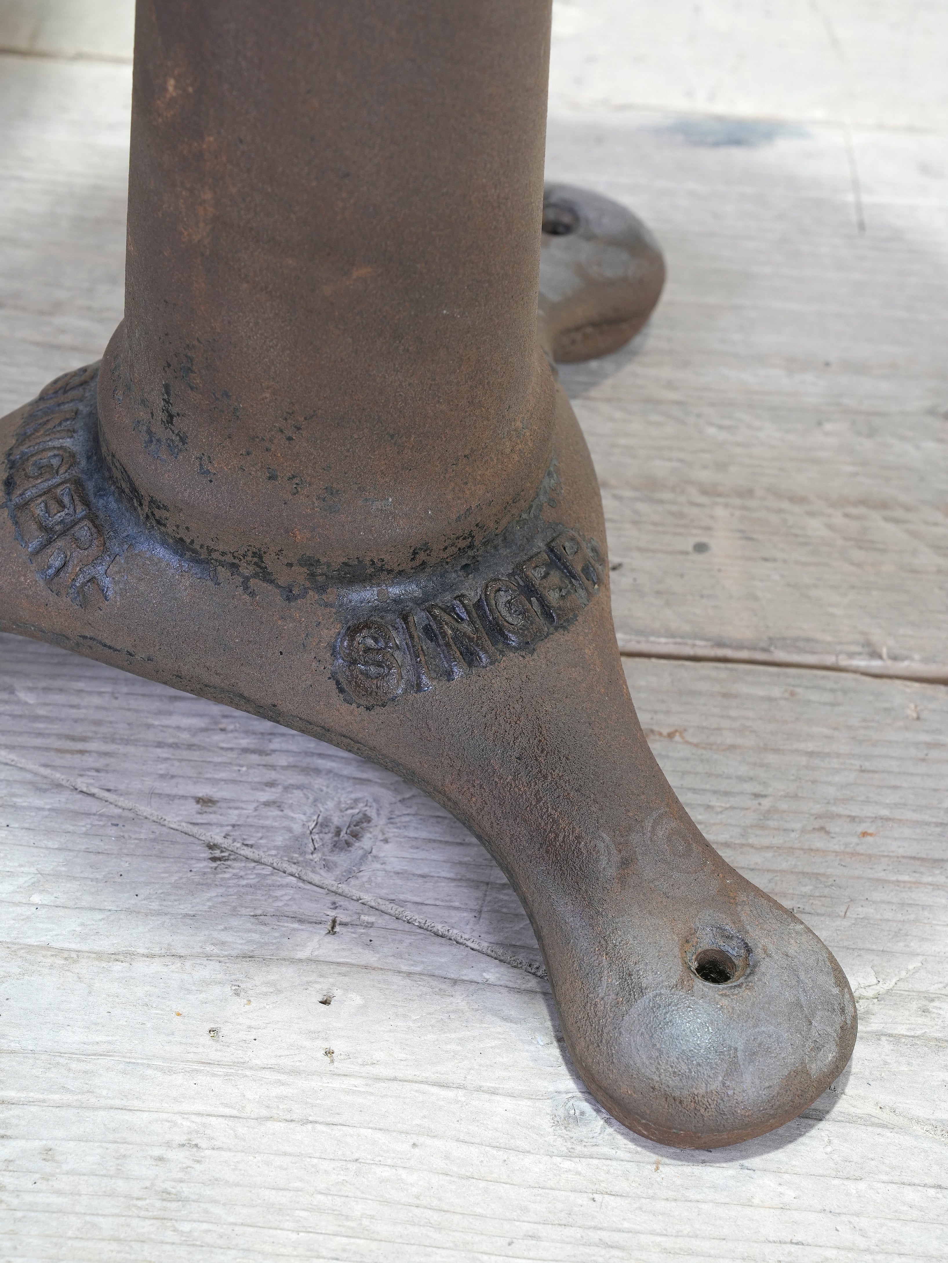 Singer Stools - Image 6