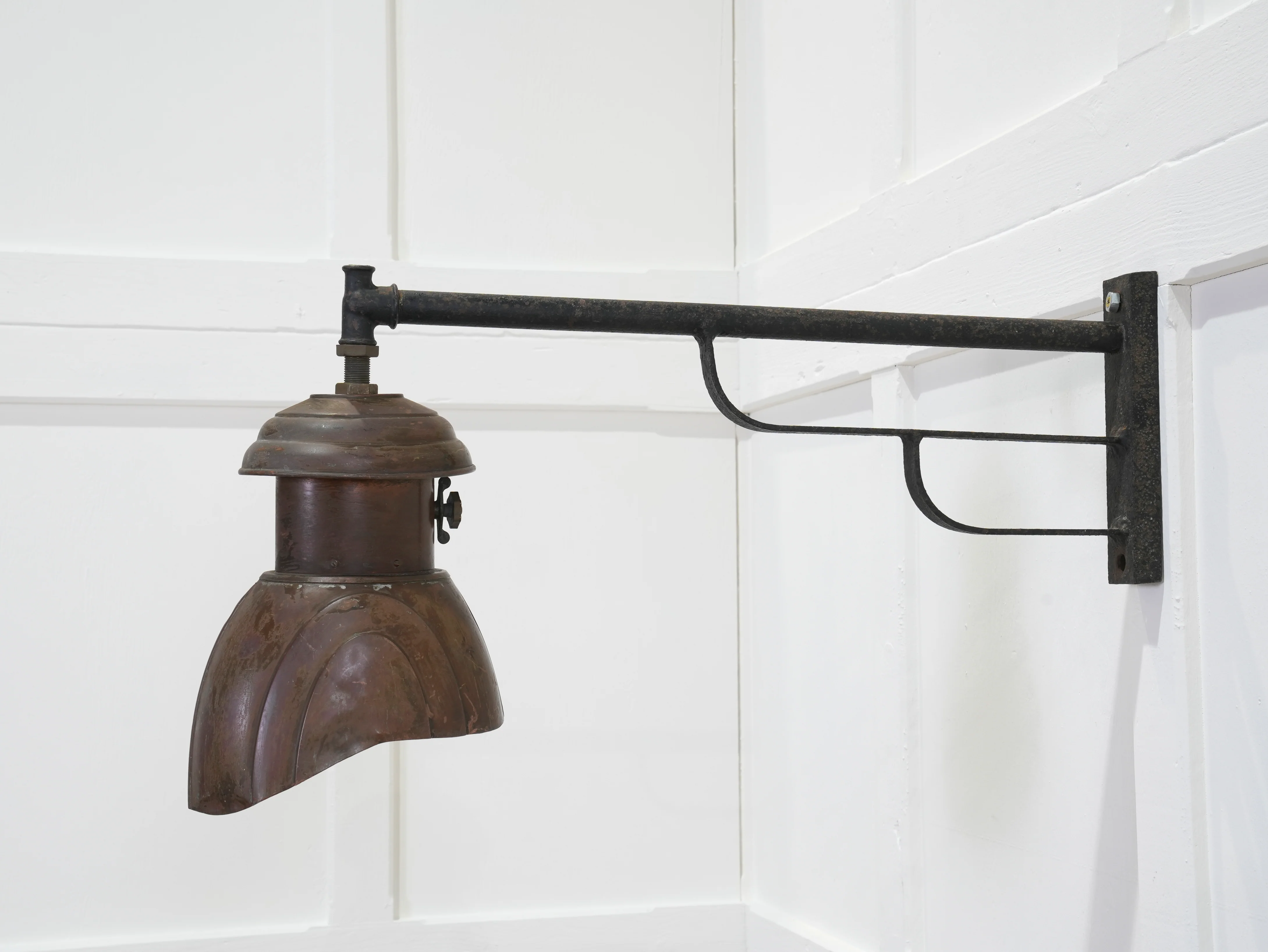A French Nautilus Wall Light - Image 3
