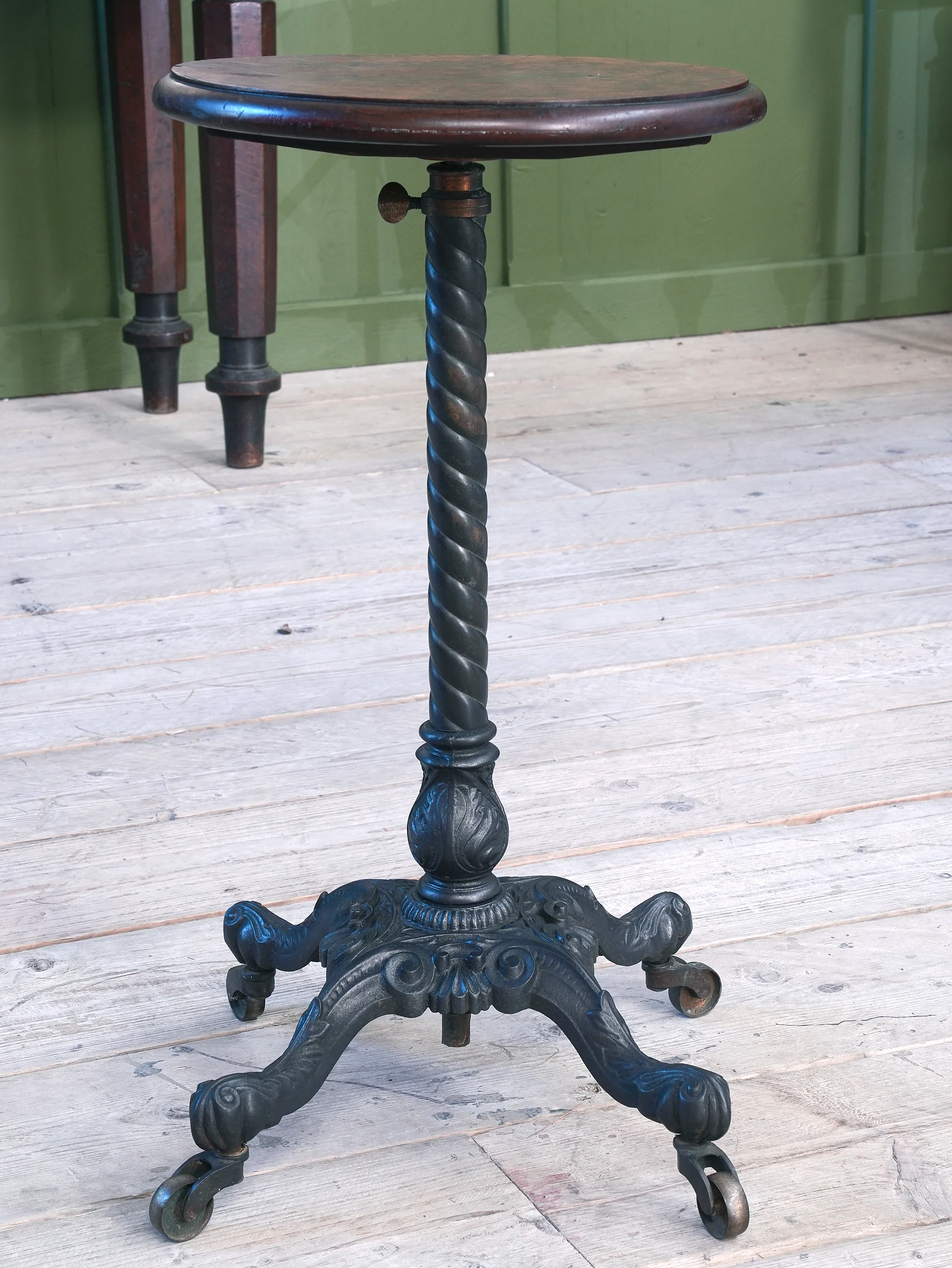 A 19th Century Telescopic Table - Image 8